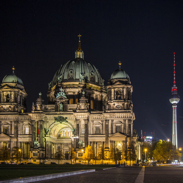 Berlin sketch: Two main city's monuments