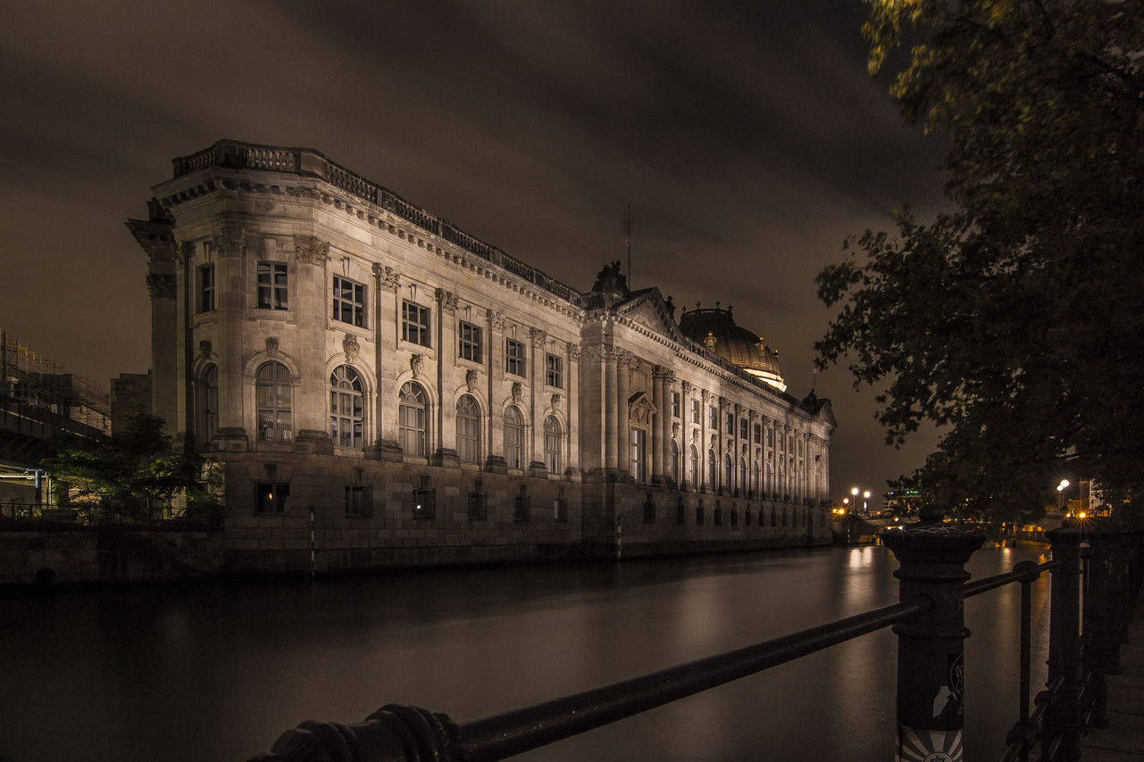 Floating Museum: Bode Museum at night