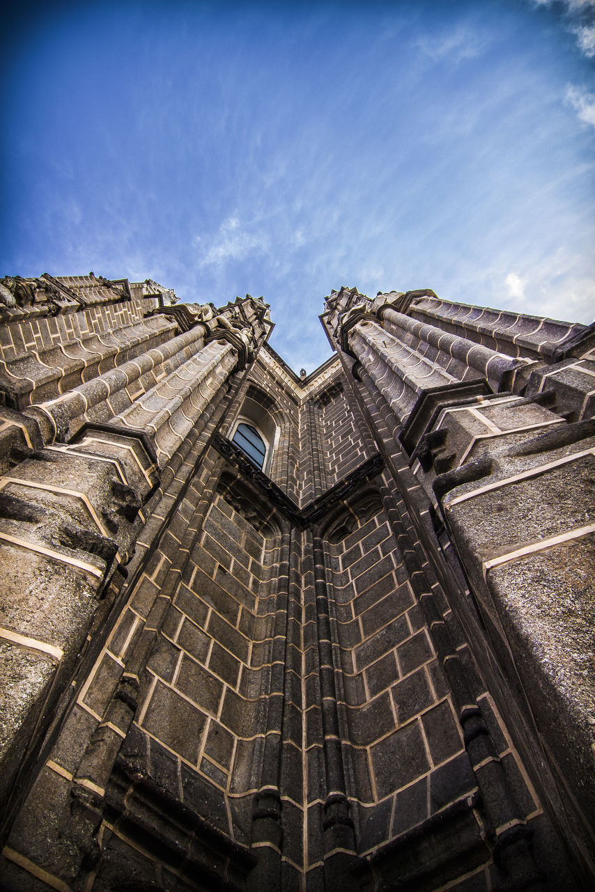 Cathedral's sky: Toledo's historical walls