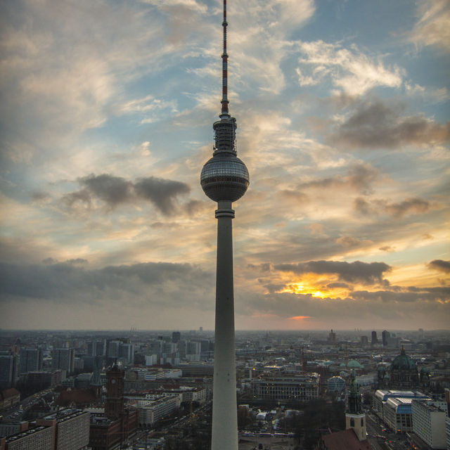 Sunset at Alex: Capital's evening colors