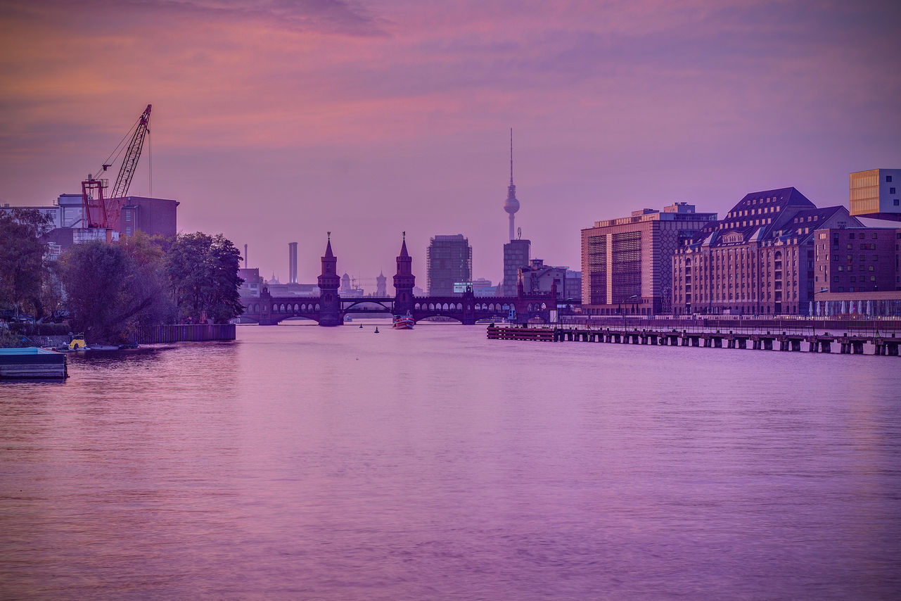 Evening city's silhouettes: Last second of the day