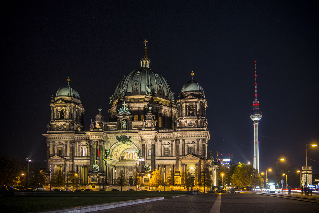 Berlin sketch: Two main city's monuments