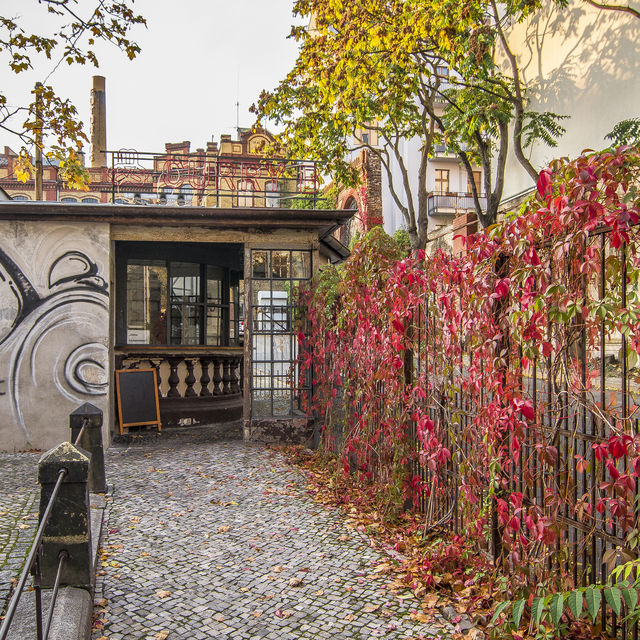 Autumn in Berlin: Forsaken manufactory's backyard colors