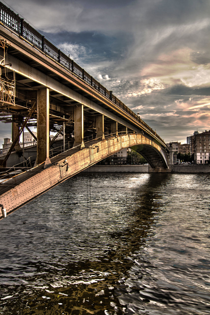 Metro Bridge: Connecting Moscow River banks (HDR)